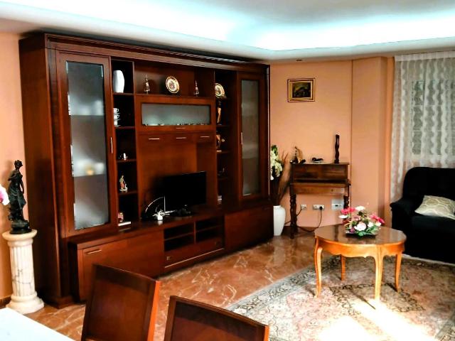 Amplia Casa en el Corazón de Redován Oportunidad Única ✨