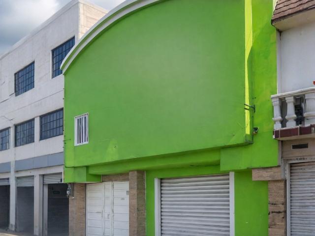 Amplia casa en Jardines de Cerro Gordo – Ubicación privilegiada sobre Av. Carlos