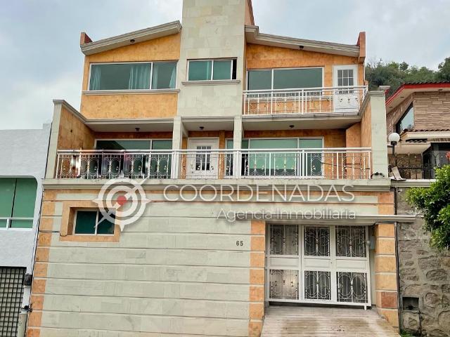 Amplia casa en Paseos del Bosque, seguridad y comodidad