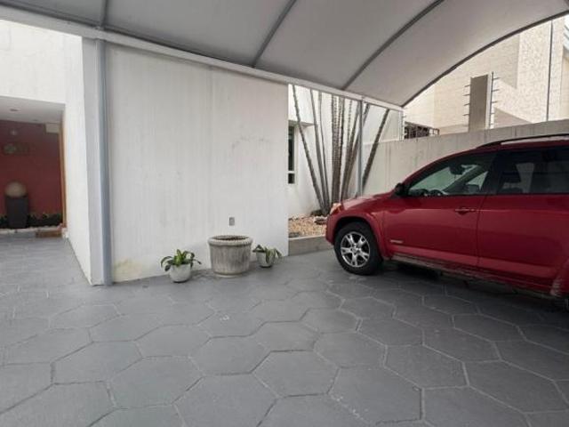 Amplia casa en Prados Tepeyac, lista para habitar