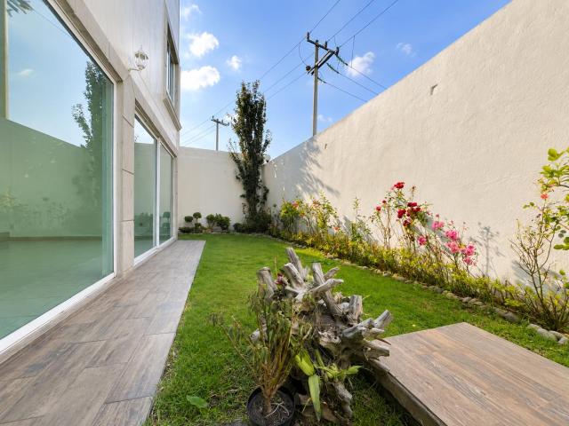 Amplia Casa en Renta, Bonanza, Metepec
