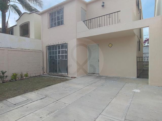 Amplia casa en Renta en Fraccionamiento privado