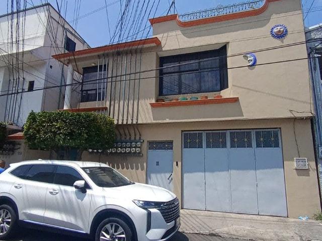 AMPLIA CASA EN RENTA EN LEYES DE REFORMA