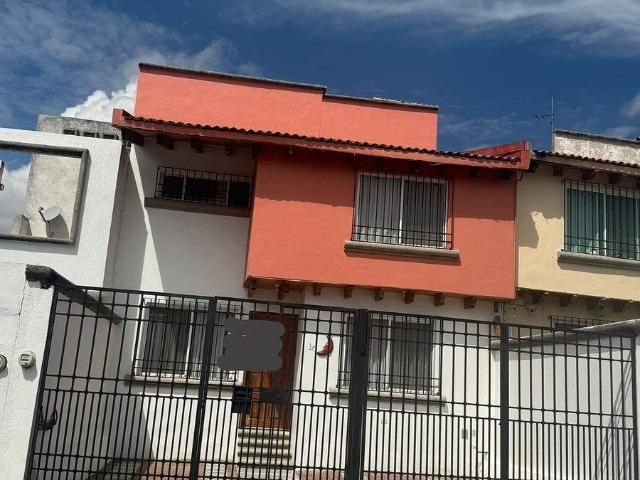 AMPLIA CASA EN RENTA EN MILENIO III, QUERÉTARO