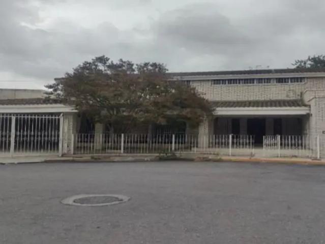 AMPLIA CASA EN RENTA IDEAL PARA FAMILIAS GRANDES O ESPACIOS DE TRABAJO