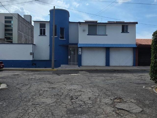 Amplia Casa en Renta o Venta en Fraccionamiento Real del Valle