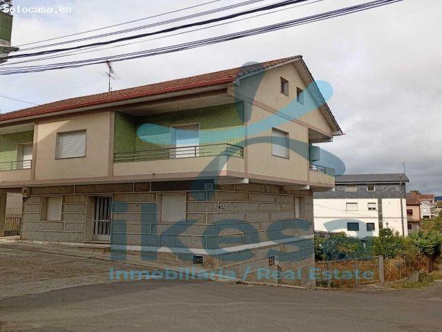 Amplia Casa en San Francisco, Ourense Oportunidad Única