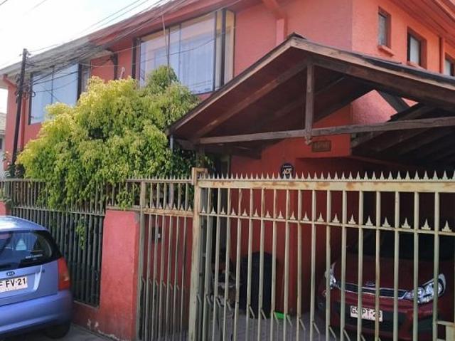 Amplia casa en sector recidencial de maipú