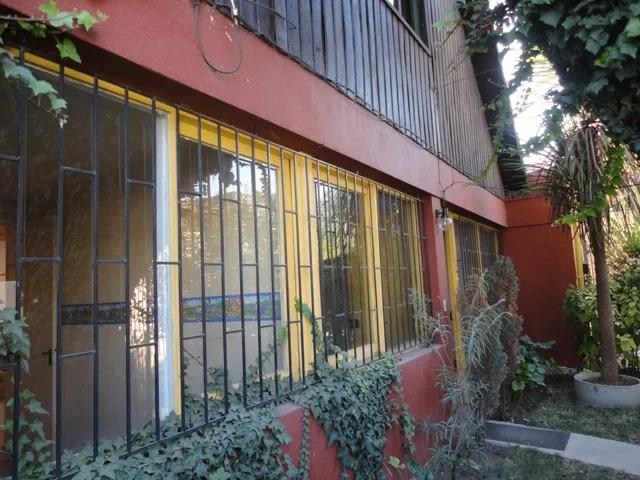 Amplia casa, excelente conectividad
