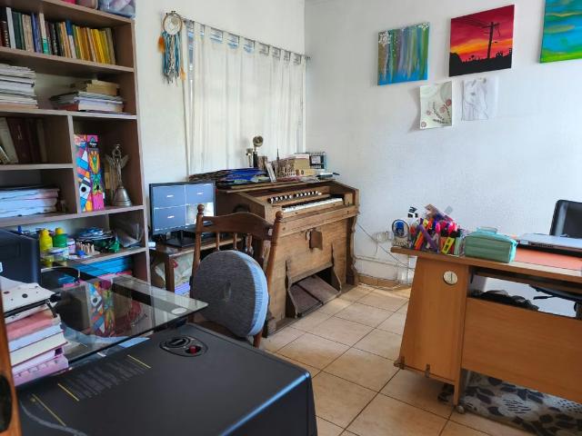 Amplia Casa Familiar con gran estacionamiento y patio | 6 dormitorios por 14890.00 en Chile