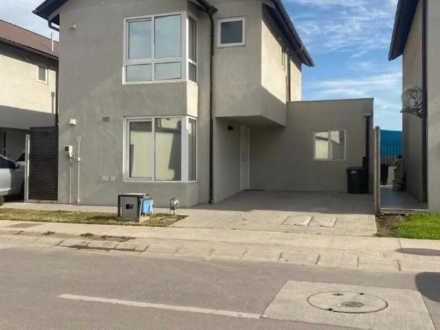 Amplia Casa Familiar Con Excelente Conectivid 177935