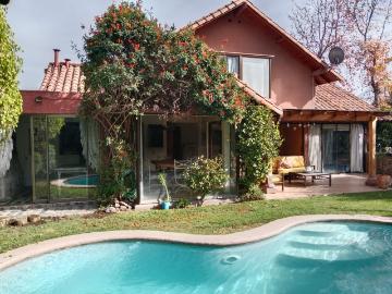 Amplia casa familiar con precioso jardín en Huechuraba