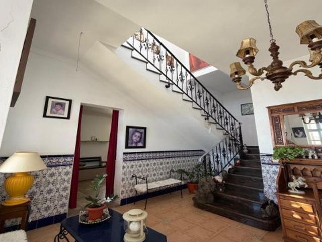 Amplia casa familiar con terrazas, vistas y gran garaje en Candelaria
