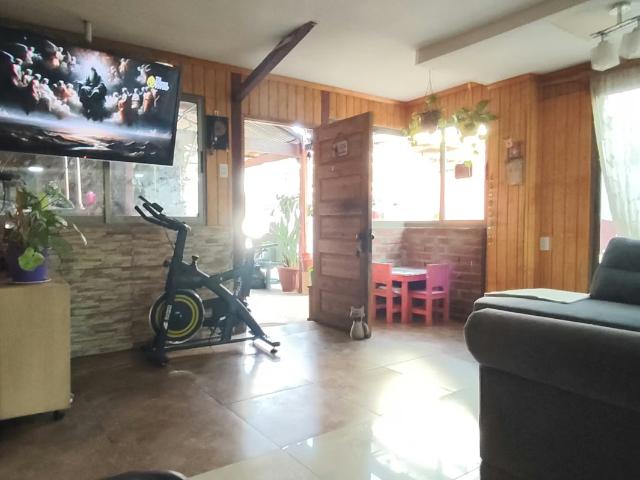 Amplia Casa Familiar en Lo Prado con Espacios para Crecer y Emprender | 5 dormitorios por 3680.00 en Lo Prado