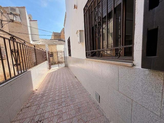 Amplia casa lista para entrar a vivir | 4 dormitorios | 2 terrazas | Benquerencia