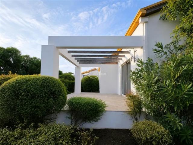 Amplia casa Mantagua, 5D 4B, en Condominio control acceso ED | 5 dormitorios por 7800.00 en Quintero