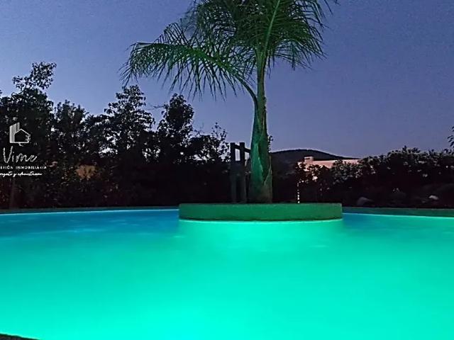 Amplia Casa No Perimetral: 5 D + D Nana + Piscina + Quincho