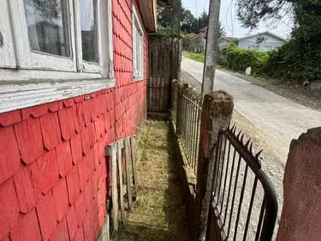 Amplia casa para inversion en barrio puerto 1502 | dormitorios por 180000. 00 en Puerto Montt