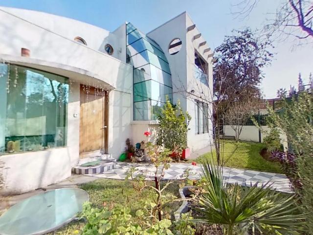 Amplia casa remodelada en ñuñoa 5d 5b gran terreno