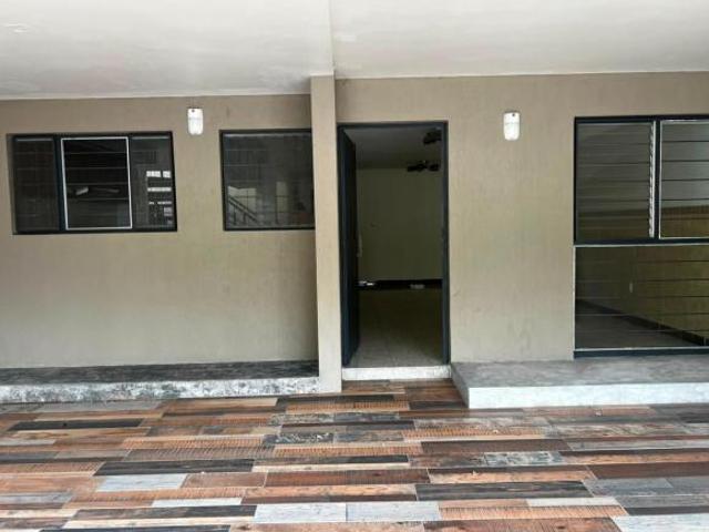 Amplia casa recien remodelada