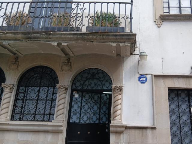 AMPLIA CASA RECIÉN REMODELADA PARA VIVIENDA, OFICINA, HOTEL O AIRBNB