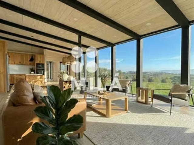 Amplia casa seminueva en Llanquihue, condominio, vistas | 4 dormitorios por 18000.00 en Llanquihue