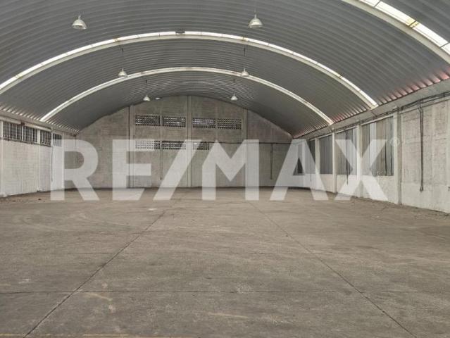 AMPLIA BODEGA COMERCIAL SOBRE CARR. VHSA CARDENAS