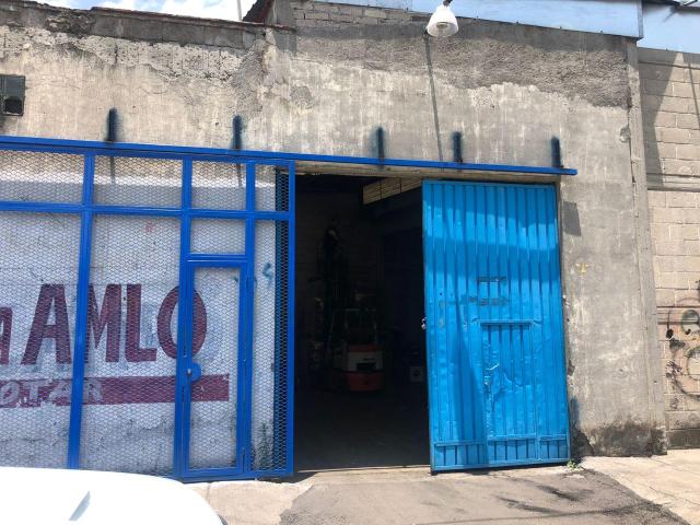 AMPLIA BODEGA EN RENTA A UNOS PASOS DEL PALACIO DE LOS DEPORTES