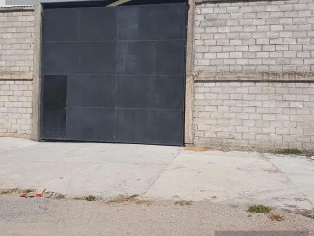 AMPLIA BODEGA EN RENTA