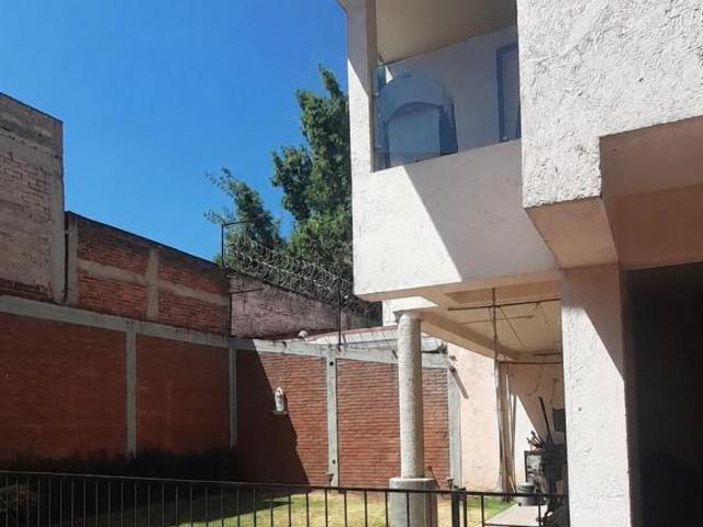 Amplia e iluminada casa con Jardín muy cerca de zona de hospitales en tlalpan