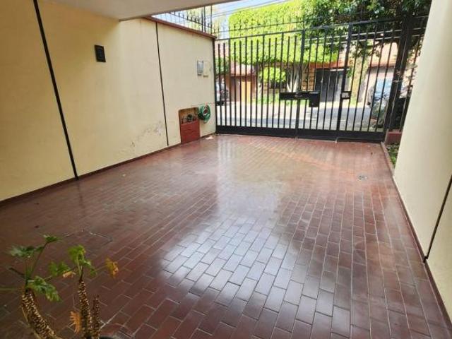 AMPLIA E ILUMINADA CASA EN VENTA EN LA COLONIA CHURUBUSCO COUNTRY CLUB. 4 recáma