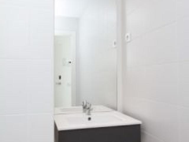 Amplia habitación con A / C en piso compartido, Salamanca