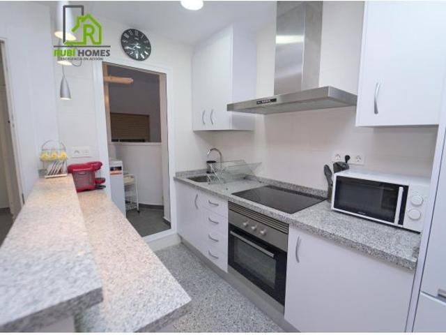 ¡AMPLIA HABITACIÓN DISPONIBLE! Camino de Ronda, Granada