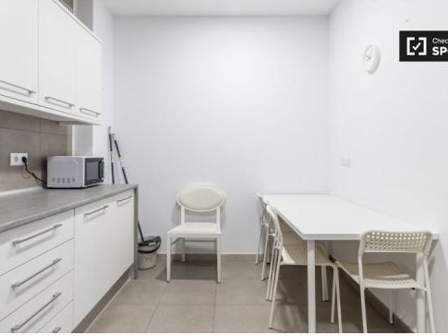Amplia habitación en apartamento de 5 dormitorios en L' Eixample
