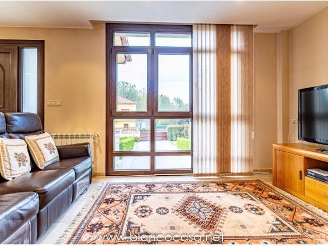 ? Amplia, luminosa y lista para vivir – Casa de 434m2 construídos con 1.758 m² de terreno en Ardaña