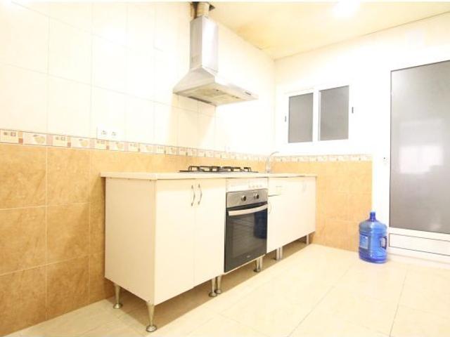 ¡Amplia planta baja de 4 habitaciones en pleno centro de Olesa, junto al Ambulatorio!