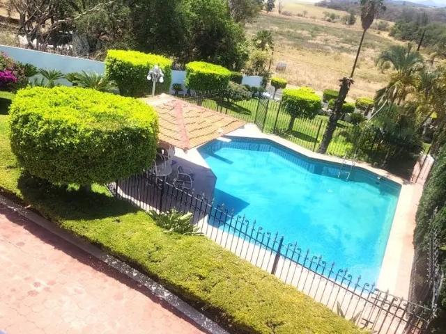 Amplia propiedad con espectacular vista a la laguna | villa