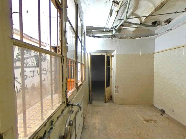 Amplia propiedad en Girona para recuperar 350m² por 205.000€