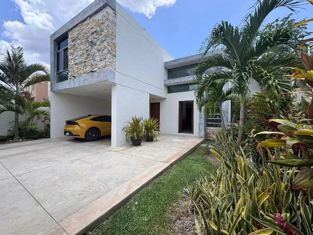 amplia residencia en venta y renta en conkal | entrega inmediata