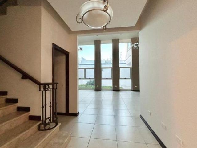 Amplia residencia en venta al norte de Saltillo