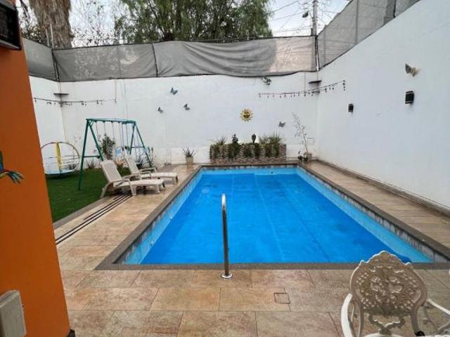 Amplia Residencia en Venta Club de Golf LOS NARANJOS 4 recámaras con alberca