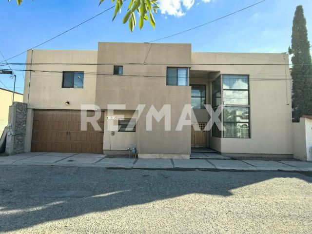 AMPLIA RESIDENCIA EN RENTA EN HACIENDA DEL SAUZ