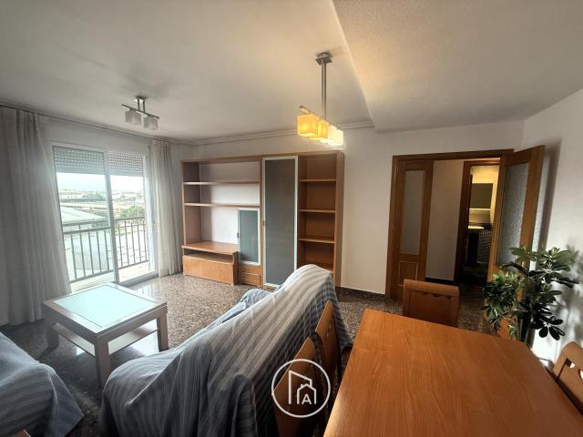 ¡ AMPLIA VIVIENDA CON GARAJE Y GRAN TRASTERO EN PAIPORTA !