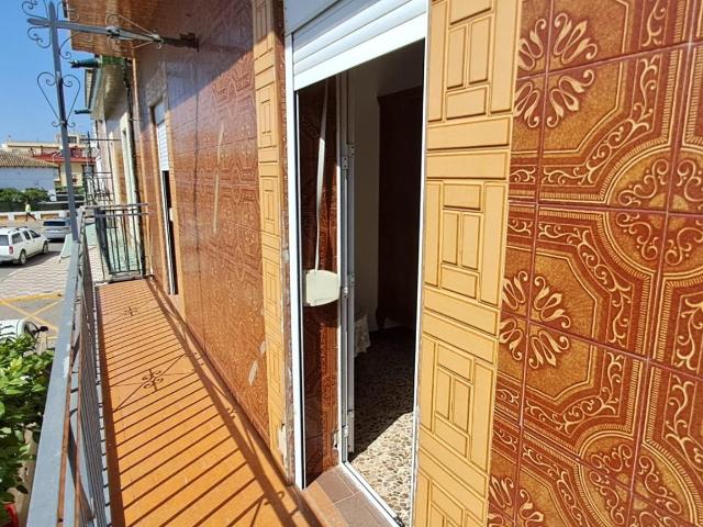 Amplia vivienda con terrazas y azotea privada en Brenes, a solo 20 minutos de Sevilla!