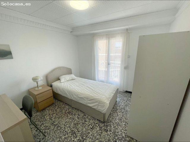 AMPLIA VIVIENDA CON 5 HABITACIONES