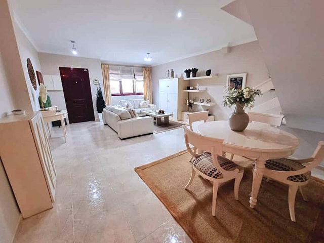 Amplia vivienda adosada, amueblada, cerca del mar, en La Estrella, Telde | Alquiler