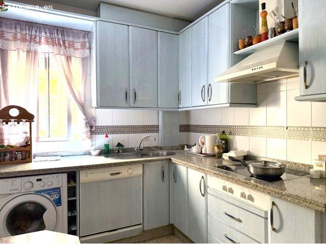 Amplia vivienda de 3 dormitorios con garaje incluida junto a la Avenida de la Paz