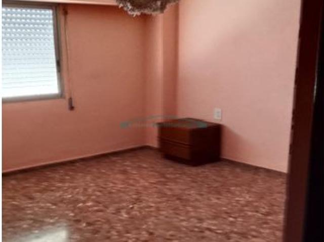 AMPLIA VIVIENDA DE 150 m2 CON CHIMENEA EN BENIFAIÓ