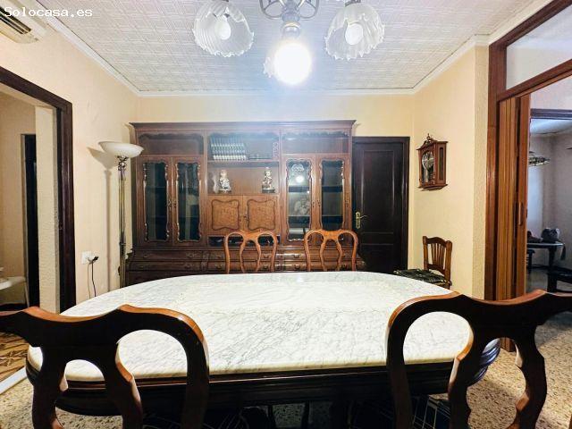 Amplia vivienda de 152 m2 con cuatro dormitorios y terraza en el centro de La Llosa de Ranes