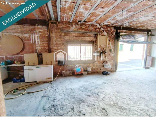AMPLIA VIVIENDA DE 4 DORMITORIOS CON ALMACÉN/GARAJE INDEPENDIENTE DE 94 M² EN NAVAHERMOSA – MONTES D